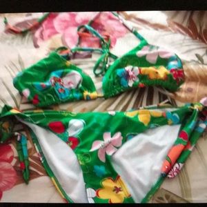 Super cute green 👙bikini